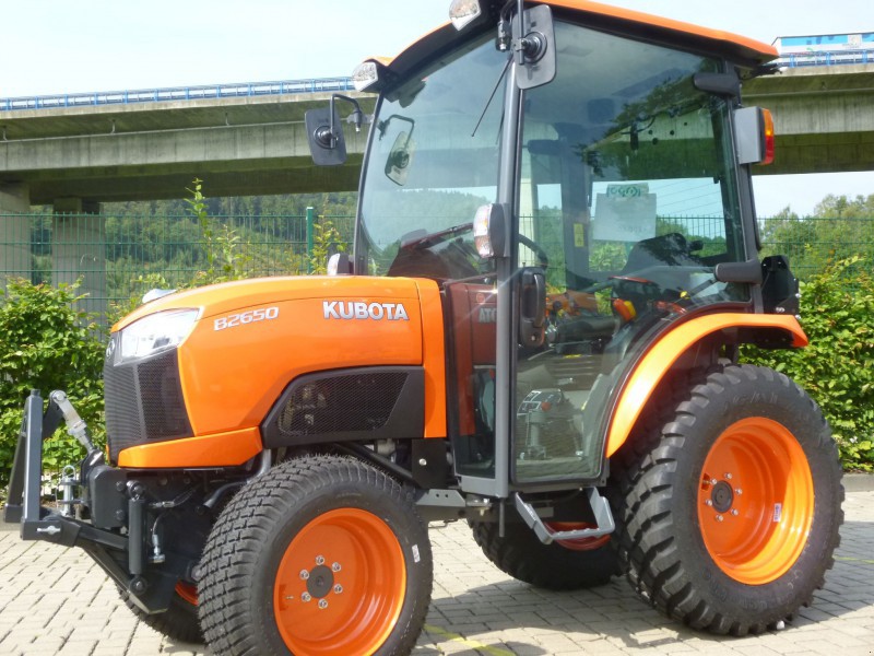 KUBOTA B2650 CZĘŚCI DO SILNIKA